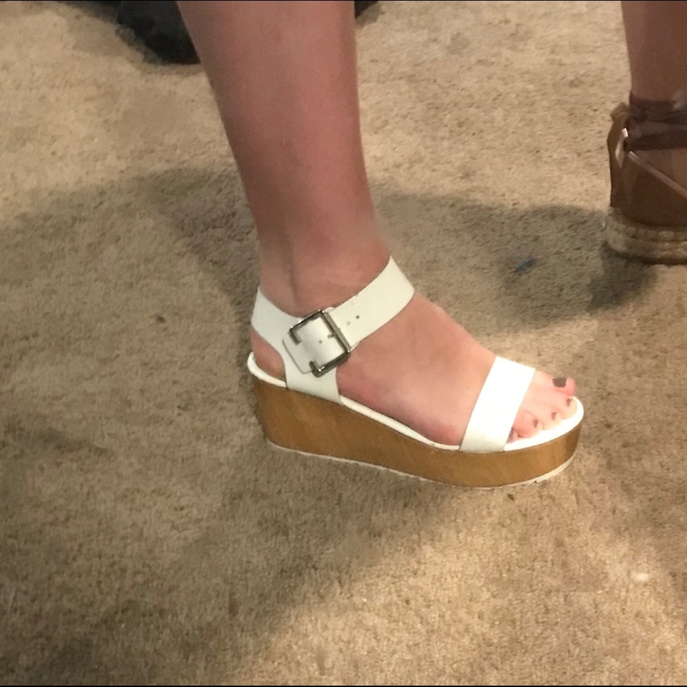 Steve Madden White platform sandal sz 8